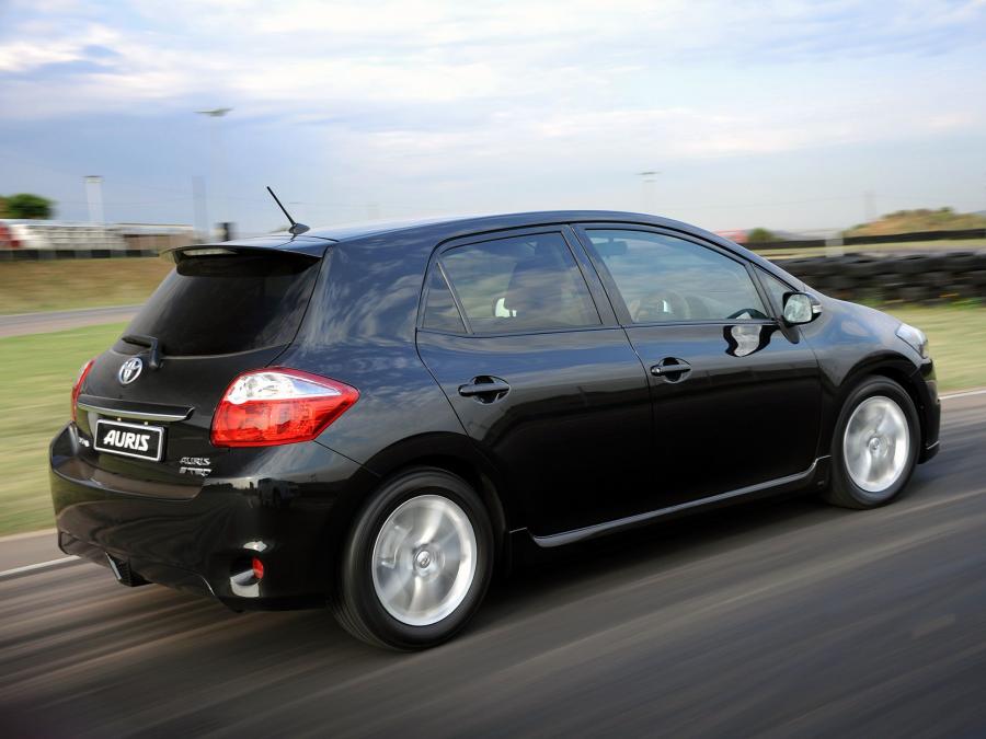  Toyota Auris 5-Door by TRD 2011 года  (ZA) (фото 8 из 18)